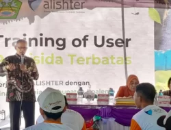 Alishter Gelar Training Of User Pestisida Bagi Petani Boalemo